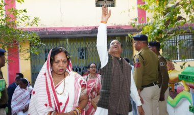 *मुख्यमंत्री विष्णु देव साय ने पम्पशाला स्थित राधा - कृष्ण मंदिर में की पूजा - अर्चना*