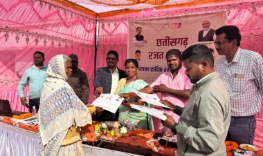 *जन जागरूकता कार्यक्रम का आयोजन मनोरा,कुनकुरी और फरसाबहार के विद्युत वितरण केंद्र मे हुआ*