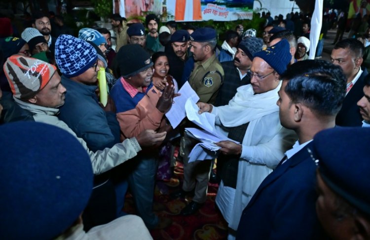 *मुख्यमंत्री श्री विष्णुदेव साय ने बगिया में जनदर्शन कर दौरान आमजनों से किया सीधा संवाद,,समस्याओं के त्वरित,संवेदनशील एवं प्राथमिकता से निराकरण के दिये  निर्देश*