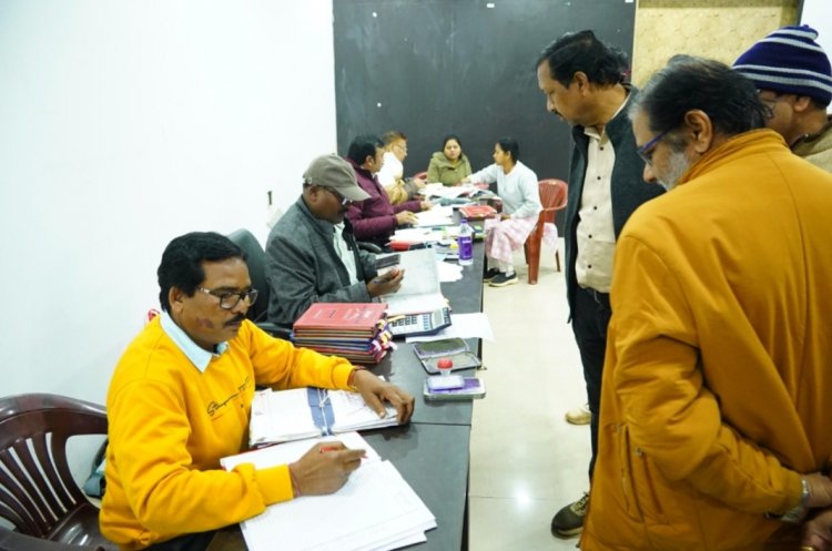 *जिला स्तरीय पेंशन निराकरण सह वेतन निर्धारण जाँच शिविर का हुआ आयोजन में शिविर मे 4 लंबित पेंशन एवं 148 वेतन निर्धारण जाँच के प्रकरणों का किया त्वरित निदान*