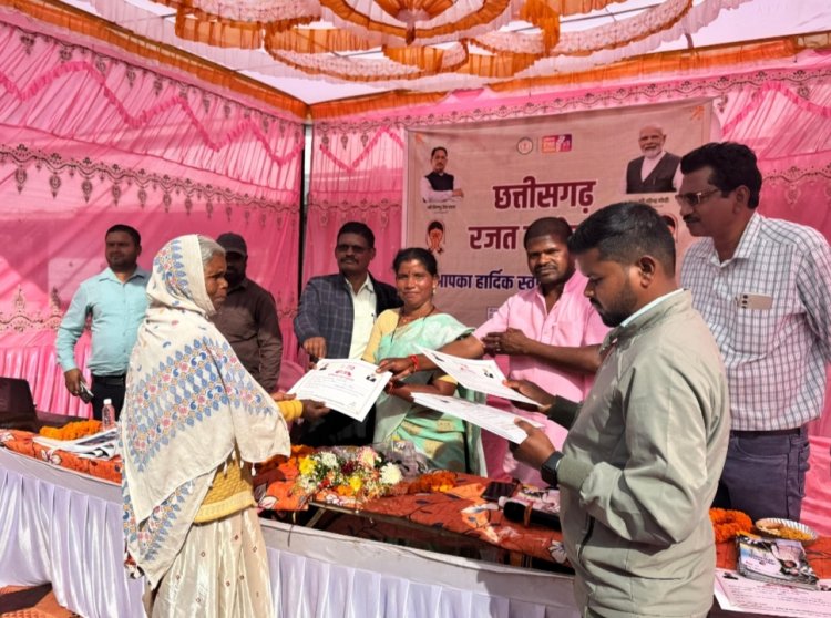 *जन जागरूकता कार्यक्रम का आयोजन मनोरा,कुनकुरी और फरसाबहार के विद्युत वितरण केंद्र मे हुआ*