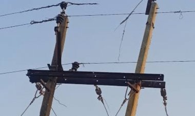 *गंझियाडीह चौक पास सभी विद्युत लाइन रोड़ क्रासिंग के ऊपर निर्धारित ऊंचाई पर है*