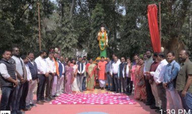 कलेक्टर परिसर में छत्तीसगढ़ महतारी प्रतिमा का जशपुर विधायक श्रीमती रायमुनी भगत ने की अनावरण