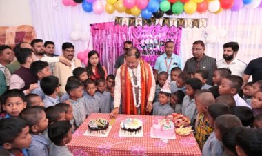 मुख्यमंत्री की सादगी बालक आश्रम बगिया में बच्चों के साथ मानाये अपना 62 वां जन्म दिवस