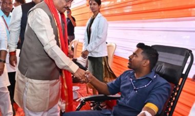 जन्मदिन पर सेवा का संदेश: मुख्यमंत्री श्री साय ने जन्मदिन पर रक्तदान शिविर का किया शुभारम्भ