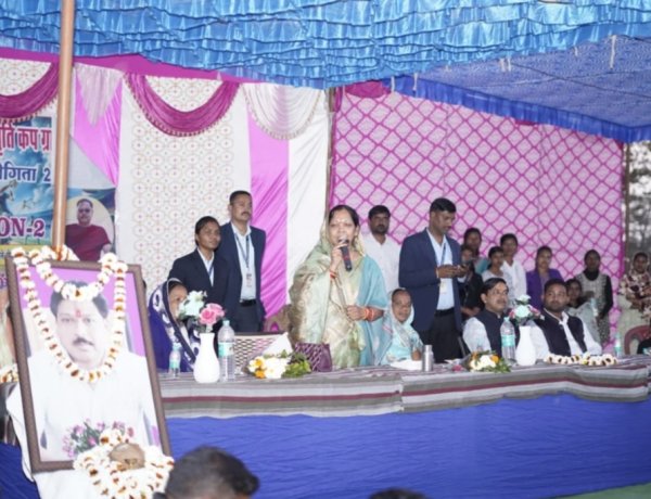 *बगिया मे क्रिकेट प्रतियोगिता सीजन 2 के विजेता रहे पगुराटांगर,श्रीमती कौशल्या साय ने स्वर्गीय ओमप्रकाश साय को समाज सेवा,जनकल्याण के.....*