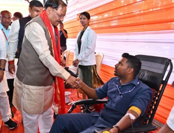 जन्मदिन पर सेवा का संदेश: मुख्यमंत्री श्री साय ने जन्मदिन पर रक्तदान शिविर का किया शुभारम्भ