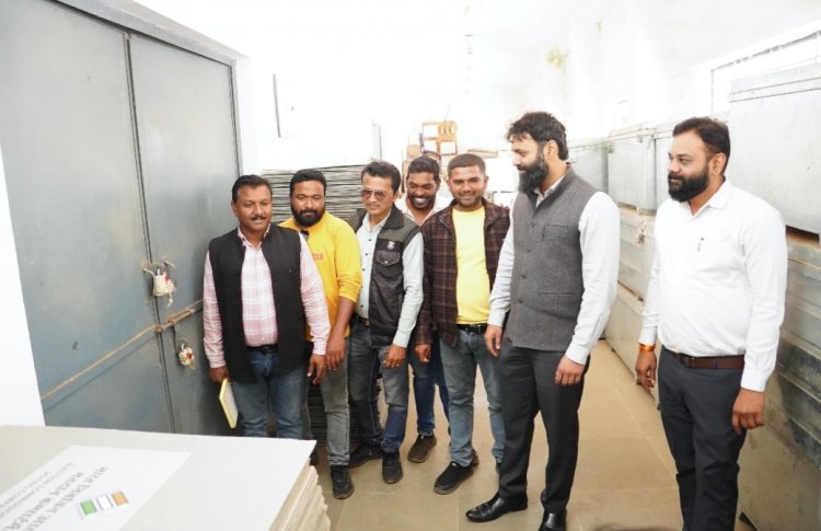 *जिला निर्वाचन अधिकारी श्री व्यास ने ईवीएम वेयरहाउस के राजनीतिक दलों के प्रतिनिधियों के मौजूदगी में किया मासिक निरीक्षण*