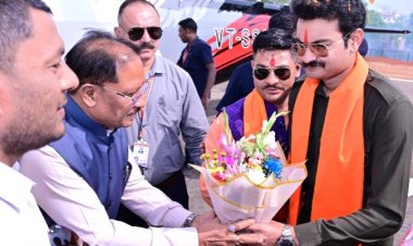 मुख्यमंत्री श्री विष्णुदेव साय जी के जशपुर के हैलीपेड पर हुआ आत्मीय स्वागत
