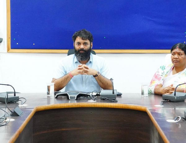 जशपुर के पुरातत्व जगहों का होगा कायाकल्प:कलेक्टर रोहित व्यास ने जशपुर के पुरातत्व जगहों,पुराने मंदिरों को जीर्णोद्धार के लिए चिन्हाकित कर सूची बनाने दिये निर्देश