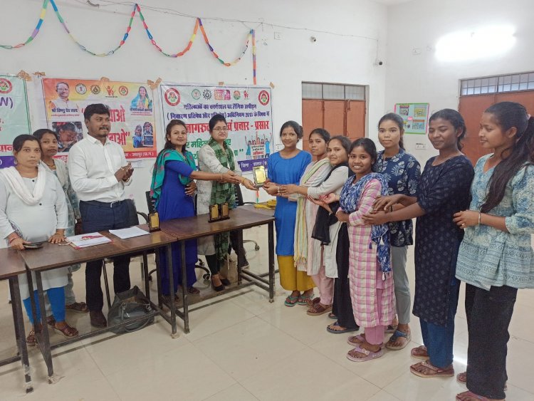 बालिकाओं के लिए कानूनी अधिकारों एवं स्वच्छता जागरूकता कार्यक्रम हुआ आयोजन, अधिनियम 2013 एवं अधिनियम 2005 को जानने के लिए पढ़ें.....बोलती खबर पर