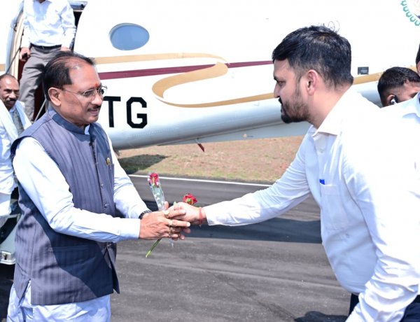 मुख्यमंत्री श्री विष्णुदेव साय का  जशपुर अगडीह पहुँचते ही  हुआ आत्मीय स्वागत