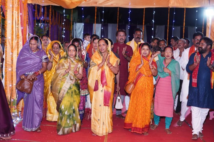 हर वर्ष की भांति इस वर्ष भी वृन्दावन भवन बगीचा में 72 घंटे का श्री हरी अखंड किर्तन का आयोजन,, मुख्यमंत्री की धर्मपत्नी श्रीमती कौशल्या साय एवं क्षेत्रीय विधायक श्रीमती रायमुनी भगत हुयीं शामिल