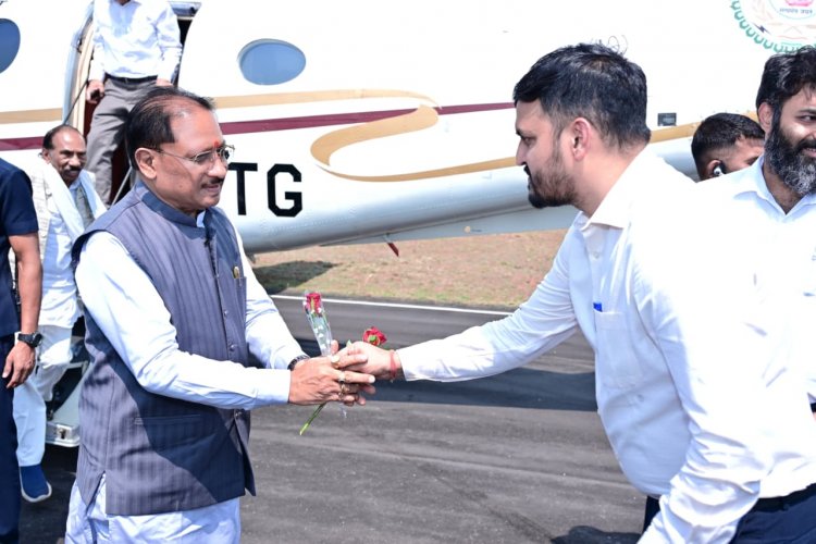 मुख्यमंत्री श्री विष्णुदेव साय का  जशपुर अगडीह पहुँचते ही  हुआ आत्मीय स्वागत