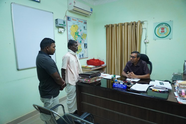 अपर कलेक्टर श्री प्रदीप साहू ने जनदर्शन में सुनी आमजन की समस्या,,,कहा अधिकारियों को