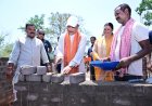बैंसामुड़ा में सीएम विष्णुदेव साय ने पीएम आवास निर्माण के निरीक्षण में ईंट जोड़कर श्रमदान करते हुए किया प्रेरित,,