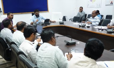 कलेक्टर ने जिला स्तरीय शिविर मे प्राप्त आवेदनों का गंभीरता से निराकरण करने  सभी अधिकारियों को दिये निर्देश