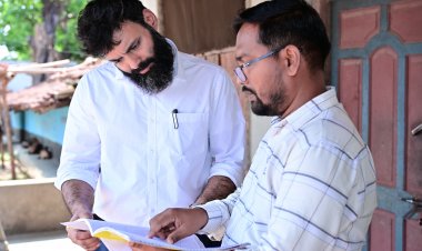 कलेक्टर श्री रोहित व्यास ने कहाँ जनगणना कार्यों का जमीनी निरीक्षण किये,, सभी जानकारी पुरी सावधानी और प्रमाणिकता के साथ दर्ज  करने को कहा पुरी जानकारी के लिए पढ़ें....बोलती खबर