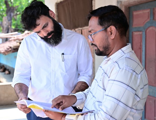 कलेक्टर श्री रोहित व्यास ने कहाँ जनगणना कार्यों का जमीनी निरीक्षण किये,, सभी जानकारी पुरी सावधानी और प्रमाणिकता के साथ दर्ज  करने को कहा पुरी जानकारी के लिए पढ़ें....बोलती खबर
