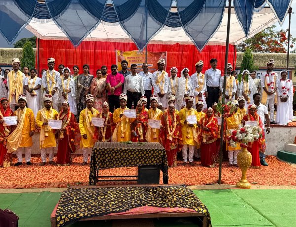 बगीचा में मुख्यमंत्री कन्या विवाह योजनांतर्गत 13  जोड़ी का हिन्दु रीतिरिवाज से तो 7 जोड़ी का मिशन रीतिरिवाज से विवाह हुआ संपन्न