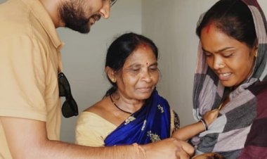 उपसरपंच अंकित गोयल ने बटईकेला में राष्ट्रीय सघन पल्स पोलियो अभियान का किया शुभारंभ, बच्चों को पिलाई 'दो बूंद जिंदगी की'