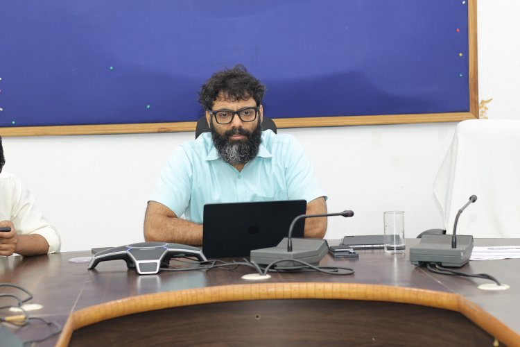 प्रधानमंत्री सूर्य घर मुफ्त बिजली योजना की समीक्षा, क्रियान्वयन में कलेक्टर रोहित व्यास ने तेजी लाने के दिये निर्देश