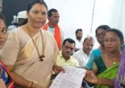 हक की लड़ाई तेज: आंगनबाड़ी सहायिकाओं ने विधायक गोमती साय को सौंपा मांग पत्र"