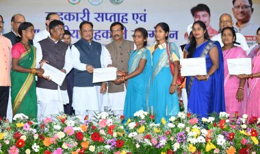 मुख्यमंत्री ने जशपुर की महिला स्व-सहायता समूह को किया सम्मानित, 36 लाख के उत्पादों की बिक्री बनी मिसाल
