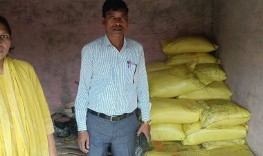 कलेक्टर के निर्देश पर बड़ी कार्रवाई, अवैध खाद कारोबार का भंडाफोड़,,  बिना बिल और लाइसेंस के खाद बिक्री पर कार्रवाई, 141 बोरी उर्वरक जब्त