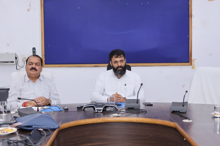 विद्यालयों की गुणवत्ता सुधारने के लिए कलेक्टर के कड़े निर्देश, 100% उपस्थिति, स्मार्ट क्लास, अपार आईडी और जश लर्न कार्यक्रम की प्रगति की हुई व्यापक समीक्षा