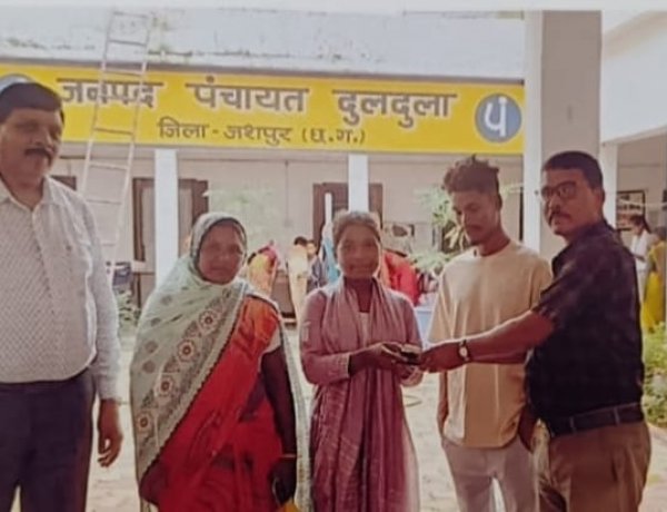 मुख्यमंत्री कैंप कार्यालय बगिया बना दिव्यांगों की उम्मीदों का सहारा, छात्रा दीपिका को मिला श्रवण यंत्र