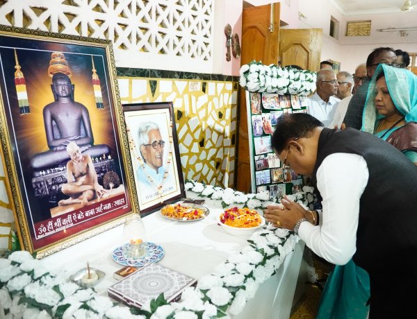 दुःख की घड़ी में सहपाठी के परिवार के साथ खड़े हुए मुख्यमंत्री साय, स्व. ज्ञानचंद जैन को दी विनम्र श्रद्धांजलि”