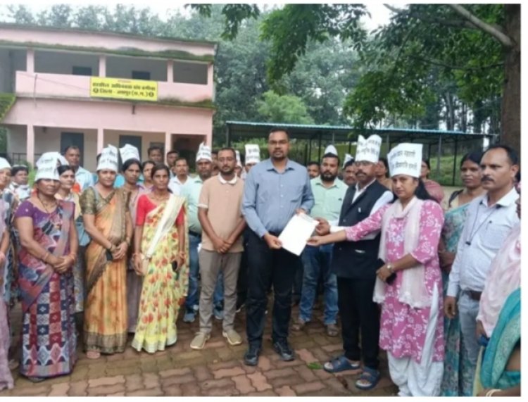 बगीचा में शिक्षकों का हल्लाबोल, मांगों को लेकर धरना-प्रदर्शन के बाद निकाली बाइक रैली