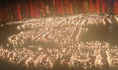 3100 आशीर्वाद के दीपों से जगमगाया साहीडांड पीएम मोदी के 75वें जन्मदिवस पर माताओं-बहनों ने भगवामय होकर की दीर्घायु की कामना