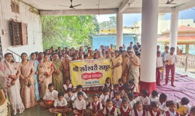 अघोरेश्वर जयंती पर बगीचा में बच्चों का सम्मान, मेधावी विद्यार्थियों को बांटे पुरस्कार