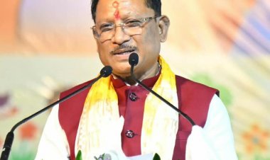 ग, रंगमंच की सौगात के साथ हाई मास्ट लाइट से जगमगाया दुर्गा पूजा स्थल”**