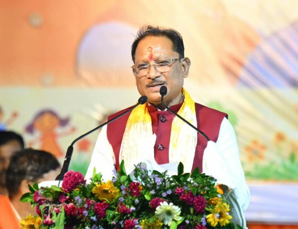 मुख्यमंत्री की घोषणा अब धरातल पर: बंदरचूआ-दुलदुला में आकार ले रहे अत्याधुनिक बस स्टैंड