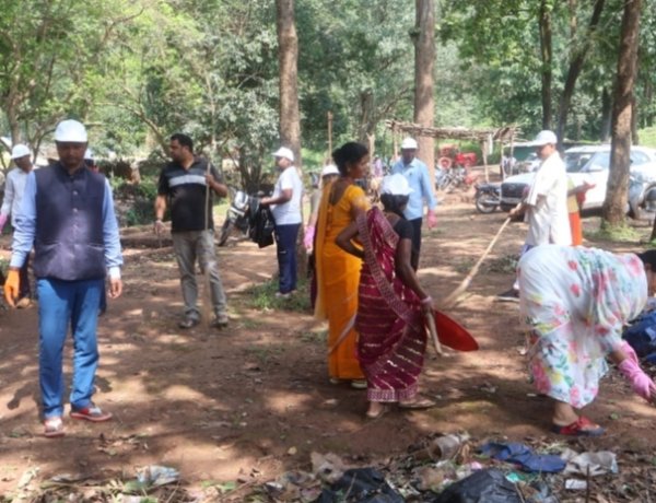 आस्था, प्रकृति और स्वच्छता का संगम: खुड़िया रानी में 600 से अधिक लोगों ने किया श्रमदान