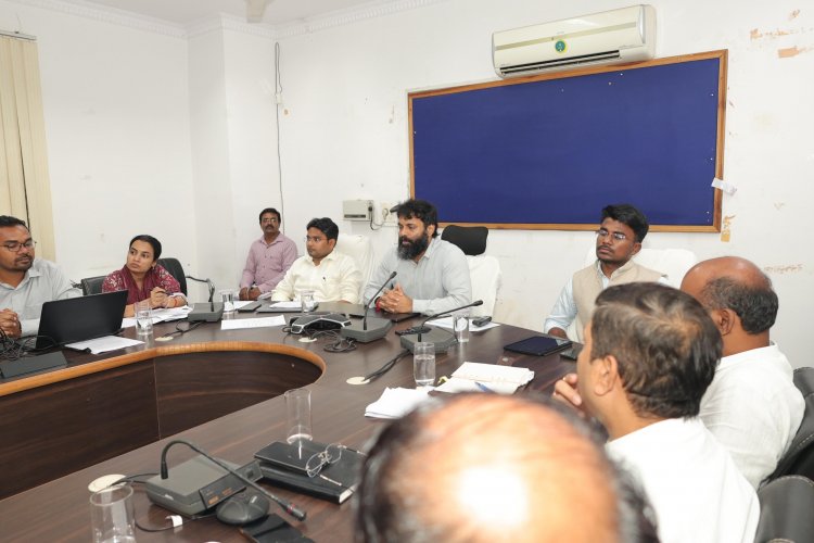 सीएम हेल्पलाइन से जनदर्शन तक लंबित आवेदनों पर कलेक्टर सख्त, बोले—निराकरण में लापरवाही और खानापूर्ति बर्दाश्त नहीं