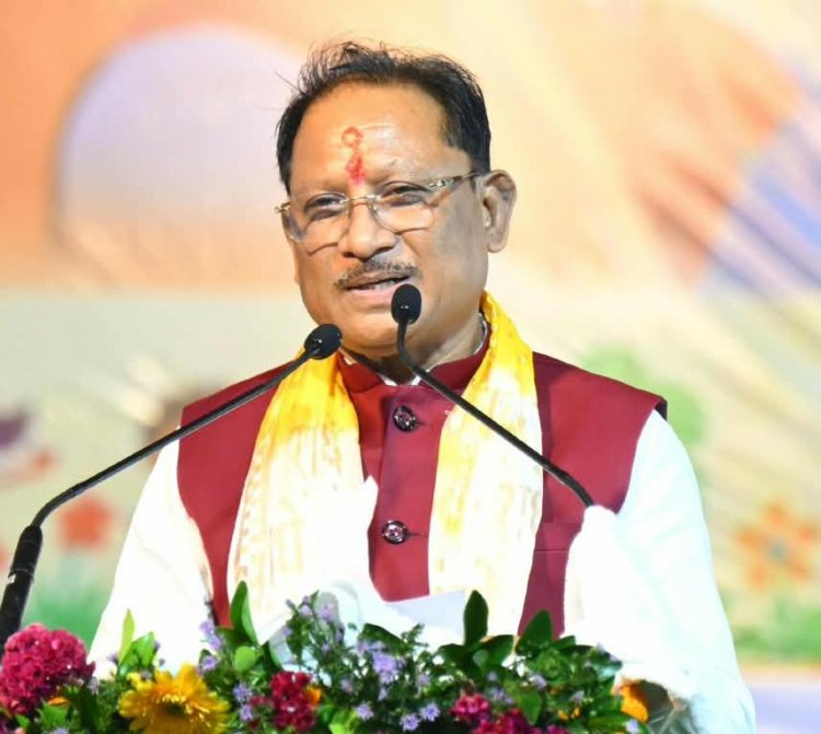 ग, रंगमंच की सौगात के साथ हाई मास्ट लाइट से जगमगाया दुर्गा पूजा स्थल”**