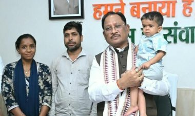 रिमोन को गोद में लेकर दुलारते हुए CM साय बोले—‘इसके स्वास्थ्य की चिंता करना हमारी भी जिम्मेदारी’