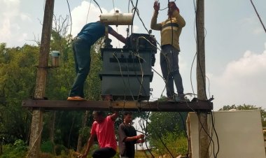 मुख्यमंत्री विष्णुदेव साय की पहल रंग लाई, तरेकेला के बघीयालोंगरी बरपारा में बदला गया खराब ट्रांसफार्मर
