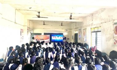 नशे को ना, उज्ज्वल भविष्य को हां! बरगांव में नेबरहुड यूथ पार्लियामेंट के जरिए जागरूक हुए विद्यार्थी