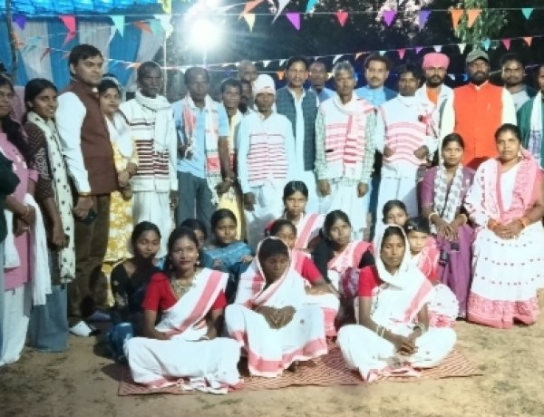 साहीडांड में दशई करम की धूम, आदिवासी परंपरा और संस्कृति के रंग में रंगा समाज