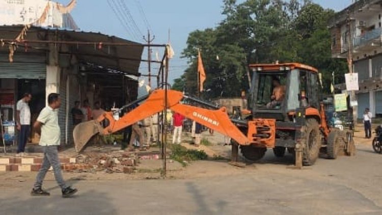 सुव्यवस्थित सड़कें, सुरक्षित आवागमन और बेहतर पार्किंग की दिशा में पहल, भविष्य की सुविधाओं को ध्यान में रखकर प्रशासन जुटा निर्माण कार्य में