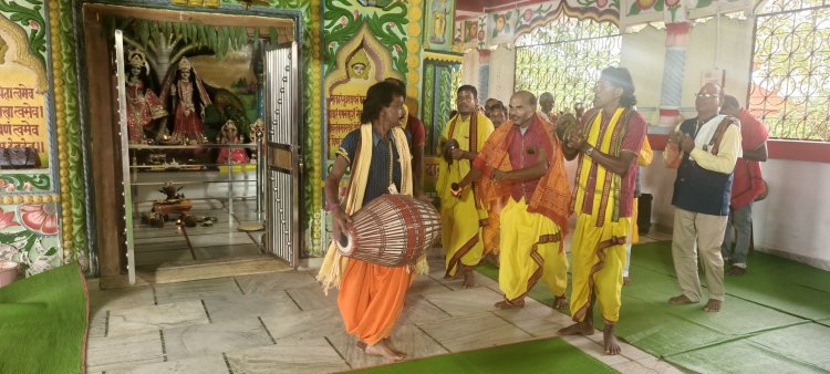 हरिनाम संकीर्तन से भक्तिमय हुआ ईब नदी तट, पमशाला के राधा-कृष्ण मंदिर में उमड़ रही श्रद्धा